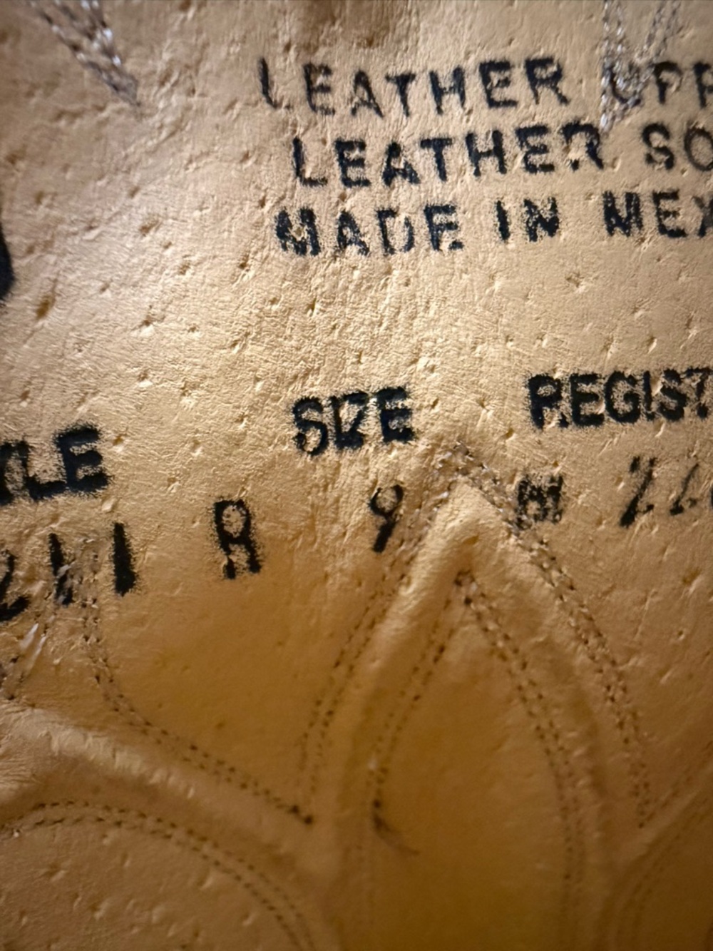 Dan Post Tan Men’s Leather Western Boots with Embossed Stitching Size 9 - Picture 5 of 13